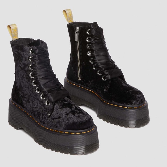 Dr. Martens Vegan Jadon Boot Max Crushed Velvet Platforms, size US 7 - Picture 3 of 11